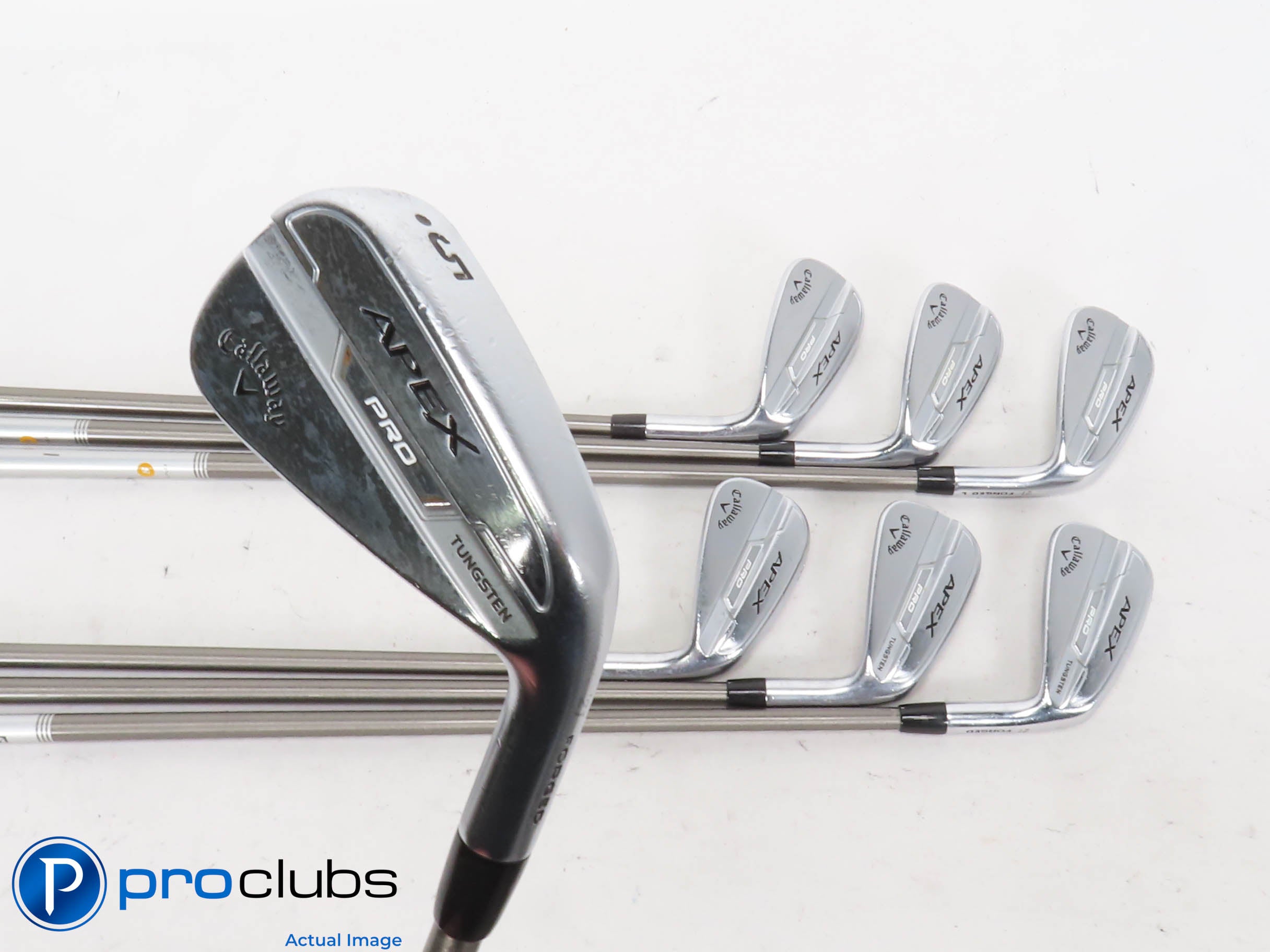 Ensemble de fers APEX Ti Fusion 5-PW AW avec tiges en graphite Ensemble de fers APEX Ti Fusion 5-PW AW avec tiges en graphite