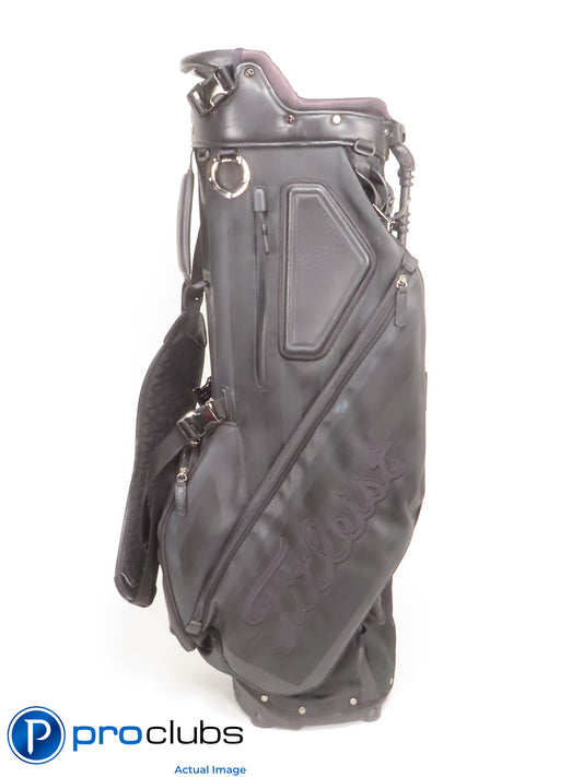 Nice Titleist Premium Leather Carry / Stand Golf Bag Black 410839